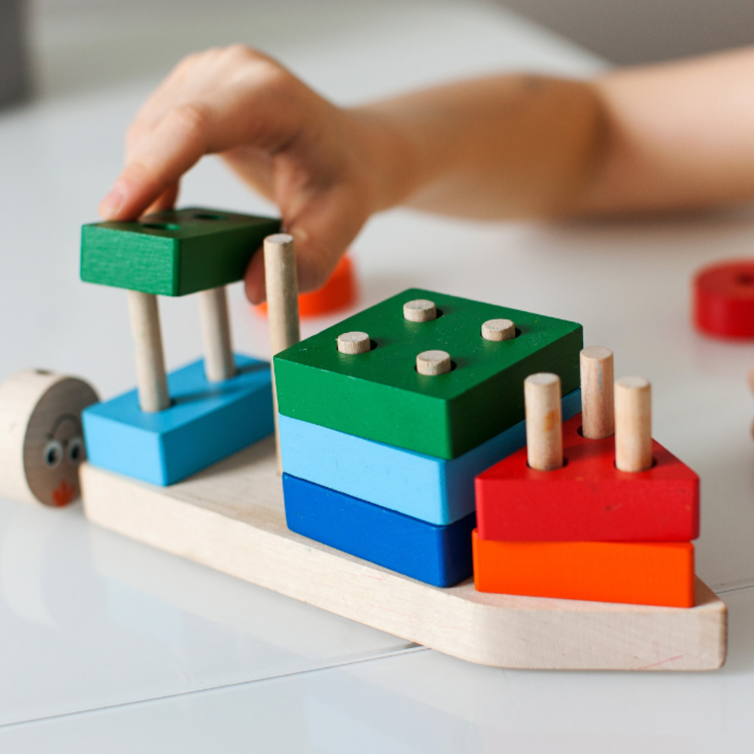 Describes the appearance of the image